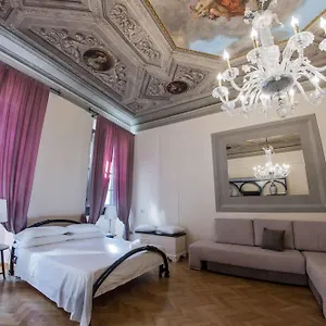 *** Oda ve Kahvaltı N4u İtalya